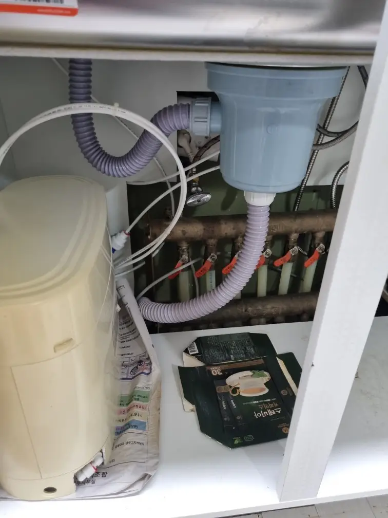 싱크대 막힘 샤프트 작업, 배수관 깊은 곳까지 뚫어 드립니다.